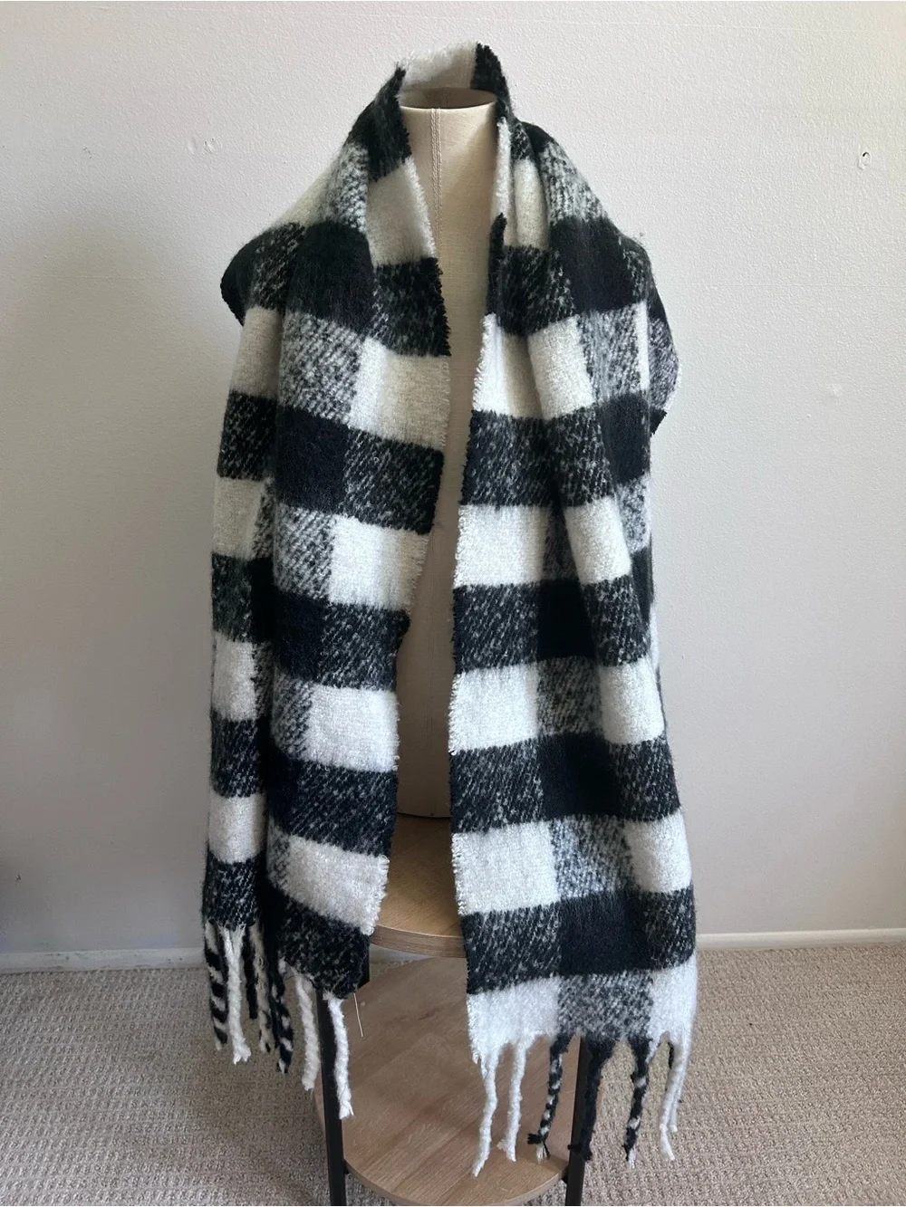 International Concepts INC Black and White Buffalo Check Scarf With Fringe